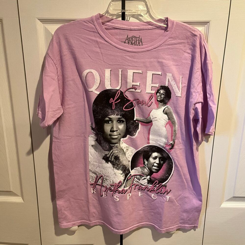Aretha Franklin Queen of Soul Graphic Tee Pink Medium/Large